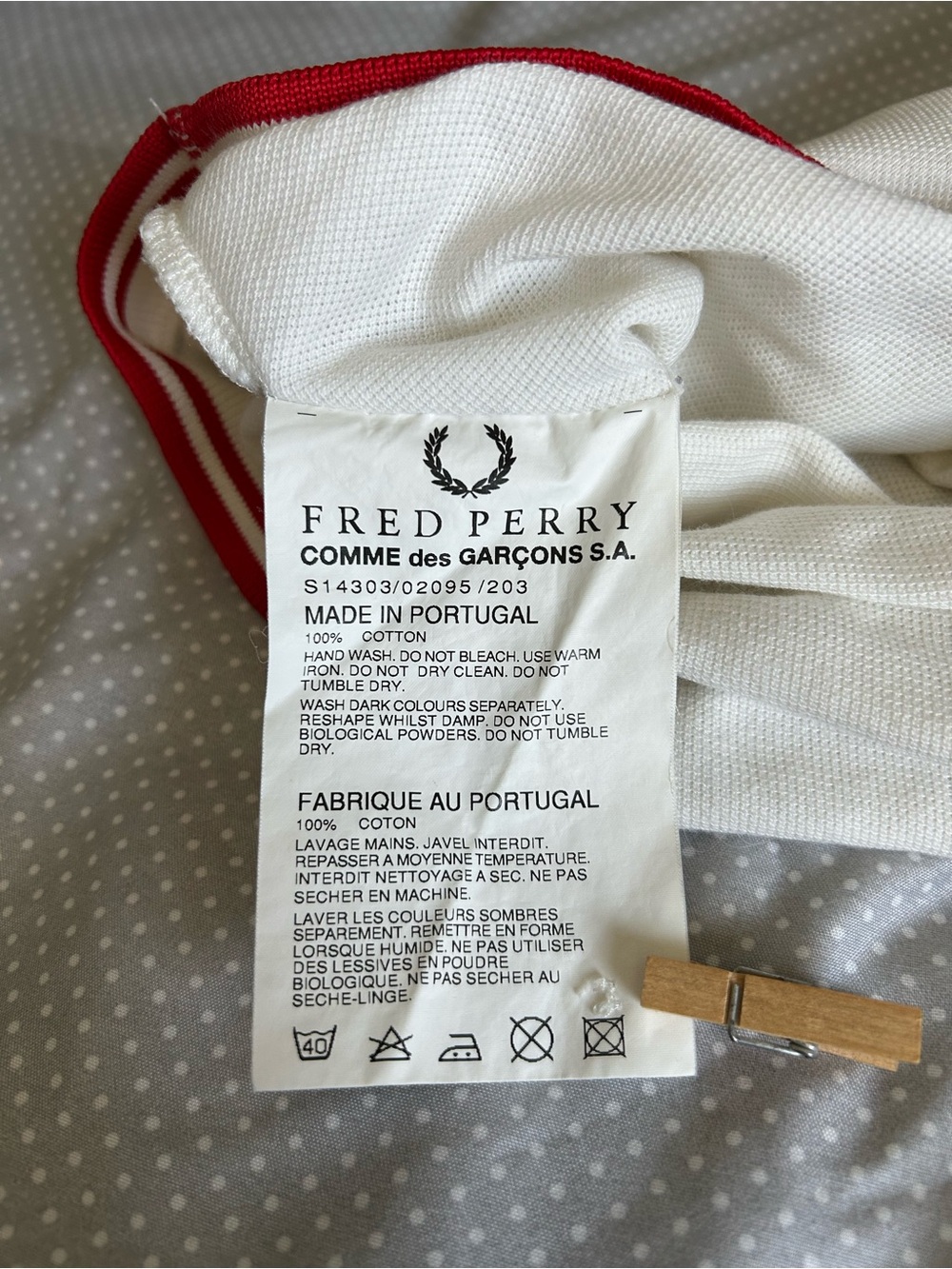 Fred Perry X COMME des GARCOnS White Polo with Red Trim and Blue Sleeve Cuffs - Picture 5 of 5